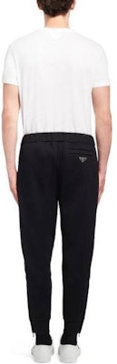 普拉达 黑色松紧腰休闲运动裤裤子 UJP172-1YFJ-F0806-S-202 Shop 普拉达 黑色松紧腰休闲运动裤裤子 UJP172-1YFJ-F0806-S-202