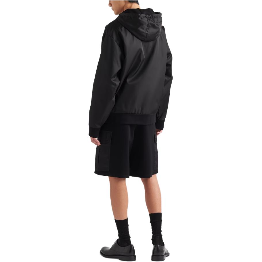 Shop 普拉达 黑色弹力腰直筒休闲短裤附标志补丁 UJP229-11JE-F0806-S-OOO