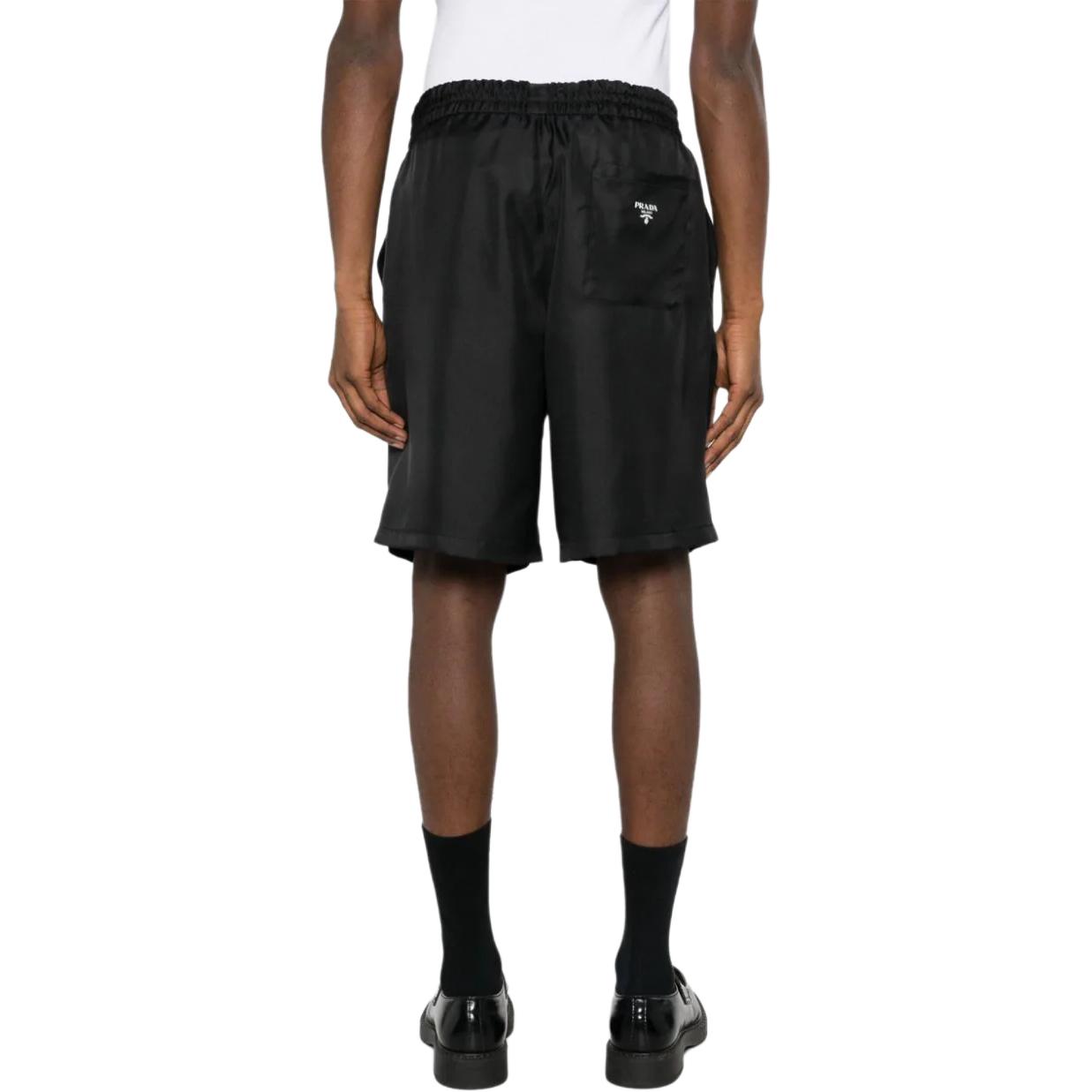 Shop 普拉达 黑色徽标松紧腰直筒休闲短裤 SPH3761QWCF0002