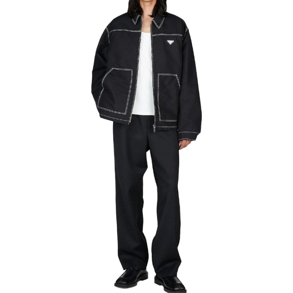 Lookbook 프라다 블랙 루즈핏 로고 지퍼 긴소매 재킷. SGC278-11HJ-F0002