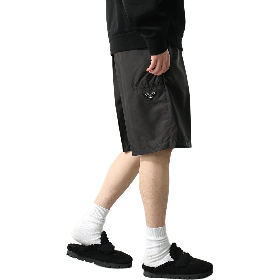 PRADA  Black Mid-Waist Casual Shorts with Logo and Zipper Design. SPG32-1WQ9-F0002 圖 4