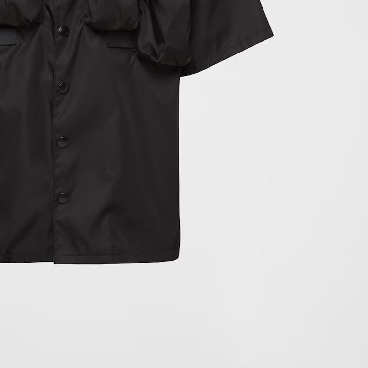 Details for 普拉达黑色短袖衬衫三角形金属标志徽章。 SC768-1WQ8_F0002-S-OOO