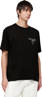 프라다 블랙 로고 프린트 크루넥 반팔 티셔츠 UJN896-14K7-F0002-S-OOO Purchase 프라다 블랙 로고 프린트 크루넥 반팔 티셔츠 UJN896-14K7-F0002-S-OOO