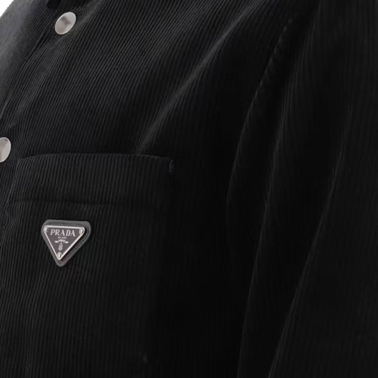 Shop PRADA Baju Lengan Panjang Hitam Single-Breasted dengan Butiran Logo. SC554M-144R-F0002