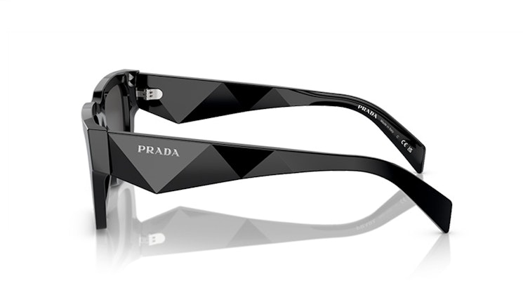 PRADA 黑色方形太陽眼鏡 實用簡約側邊字母標誌款式 0PRA06SF-16K08Z Shop PRADA 黑色方形太陽眼鏡 實用簡約側邊字母標誌款式 0PRA06SF-16K08Z