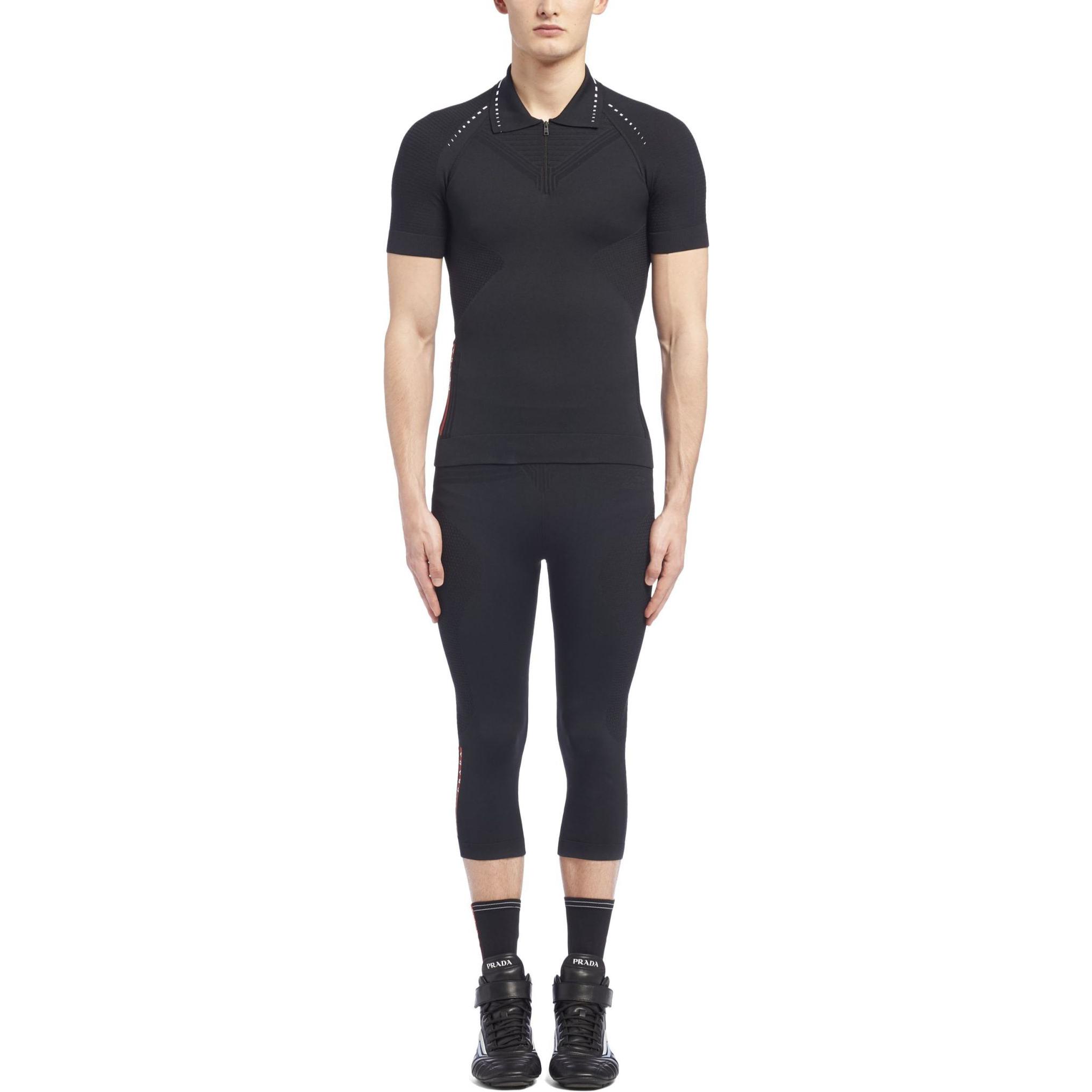 Lookbook 普拉达 黑色拉链条纹短袖POLO衫。 SMM923-1YCE-F0967-S211