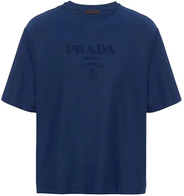 프라다 블루 오버사이즈 로고 프린트 크루넥 티셔츠. UJN897-14LB-F0008-S-OOO Order 프라다 블루 오버사이즈 로고 프린트 크루넥 티셔츠. UJN897-14LB-F0008-S-OOO