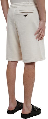 PRADA 修身弹力腰带休闲短裤天然色. UJP22414LJF0018 Purchase PRADA 修身弹力腰带休闲短裤天然色. UJP22414LJF0018