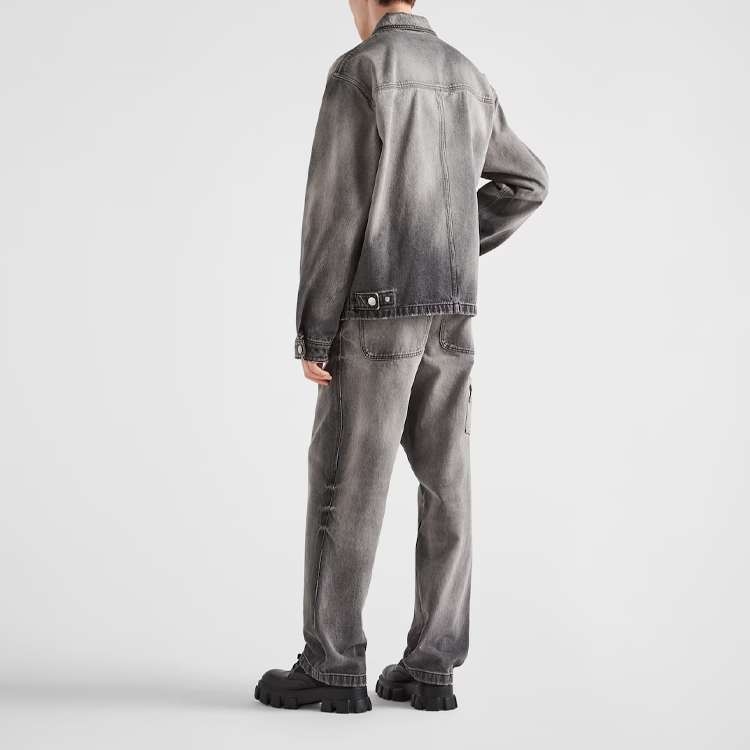 Shop Chaqueta Casual de Mezclilla Gris de Prada con Botón Simple. GEB231-13B4-F01AY-S-232