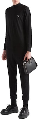 PRADA Sweater Kasual Lengan Panjang Bordir Logo. UMR505-1ZLE-F0002 Lookbook PRADA Sweater Kasual Lengan Panjang Bordir Logo. UMR505-1ZLE-F0002