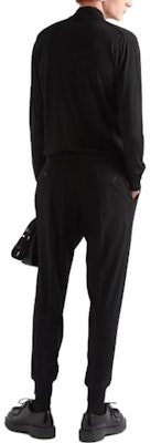 PRADA Sweater Kasual Lengan Panjang Bordir Logo. UMR505-1ZLE-F0002 Shop PRADA Sweater Kasual Lengan Panjang Bordir Logo. UMR505-1ZLE-F0002