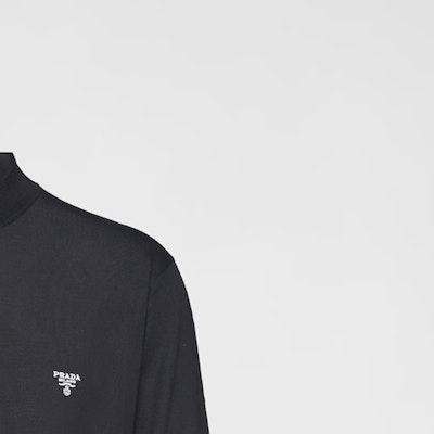 PRADA Sweater Kasual Lengan Panjang Bordir Logo. UMR505-1ZLE-F0002 Details for PRADA Sweater Kasual Lengan Panjang Bordir Logo. UMR505-1ZLE-F0002