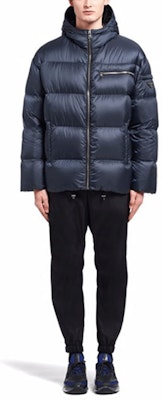 프라다 남색 후드 다운 재킷 겨울 보온 지퍼 핏 SGB475S202-1ID1-F0124 L Lookbook 프라다 남색 후드 다운 재킷 겨울 보온 지퍼 핏 SGB475S202-1ID1-F0124 L