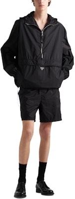 PRADA Re-Nylon 黑色泳褲 彈性腰圍 寬鬆版型 游泳短褲 UB372-1WQ9-F0002-S-OOO Purchase PRADA Re-Nylon 黑色泳褲 彈性腰圍 寬鬆版型 游泳短褲 UB372-1WQ9-F0002-S-OOO