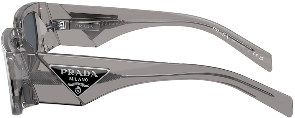 PRADA Gafas de Sol Rectangulares Grises con Logo Triangular Marco Acetato. PR09ZS18S09T Shop PRADA Gafas de Sol Rectangulares Grises con Logo Triangular Marco Acetato. PR09ZS18S09T