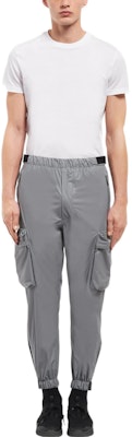PRADA 银色亮面简约工装休闲长裤 SPH56-1T2Y-F0024-S-201 Lookbook PRADA 银色亮面简约工装休闲长裤 SPH56-1T2Y-F0024-S-201