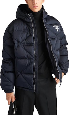 Chaqueta Acolchada con Capucha PRADA Logo Sólido - Azul. SGC114-1WQ8-F0SVF-S-222 Purchase Chaqueta Acolchada con Capucha PRADA Logo Sólido - Azul. SGC114-1WQ8-F0SVF-S-222