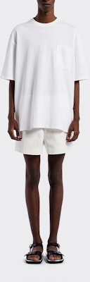 프라다 화이트 포켓 코튼 반팔 티셔츠 UJN812-240-F0009-S-221 Lookbook 프라다 화이트 포켓 코튼 반팔 티셔츠 UJN812-240-F0009-S-221