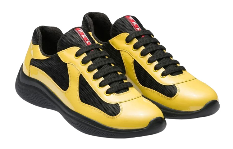 Shop PRADA 皮革 時尚系帶 低筒 運動休閒鞋 黃色