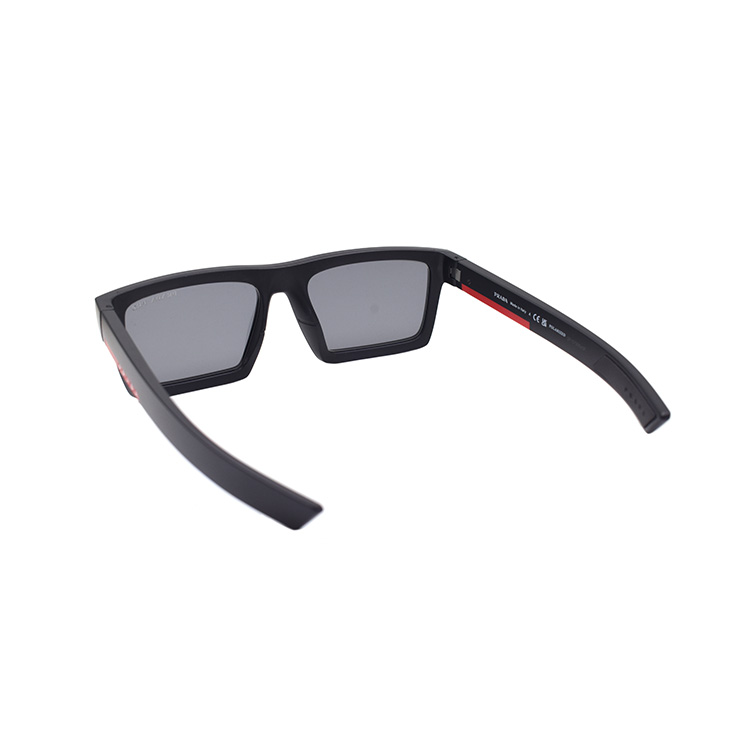 PRADA AVTIVE IMPAVID  Matte Black Polarized Rectangular Sunglasses. SPS02Z-U-1BO-02G 圖 4
