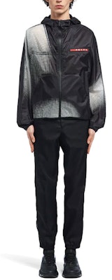 PRADA 黑灰印花连帽长袖夹克. SGB709-1YHS-F0002-S-211 Lookbook PRADA 黑灰印花连帽长袖夹克. SGB709-1YHS-F0002-S-211