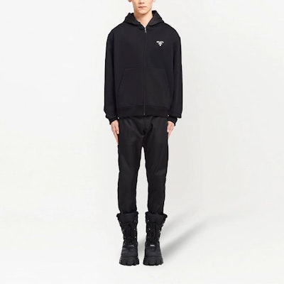 普拉达黑色Logo刺绣拉链连帽夹克外套. UJL186S2021YYB-F0806 Lookbook 普拉达黑色Logo刺绣拉链连帽夹克外套. UJL186S2021YYB-F0806