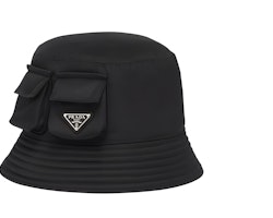 PRADA Black Metal Logo Bucket Hat for Men. 2HC3502DMI PRADA Black Metal Logo Bucket Hat for Men. 2HC3502DMI