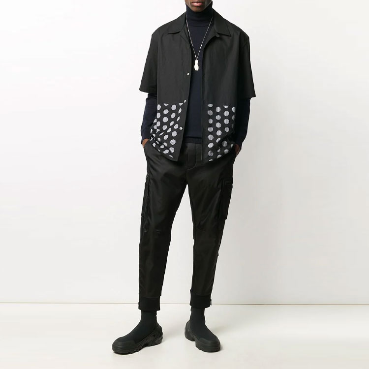 Shop 프라다 블랙 솔리드 컬러 유틸리티 카고 팬츠 UJP156S2021R4H-F0806