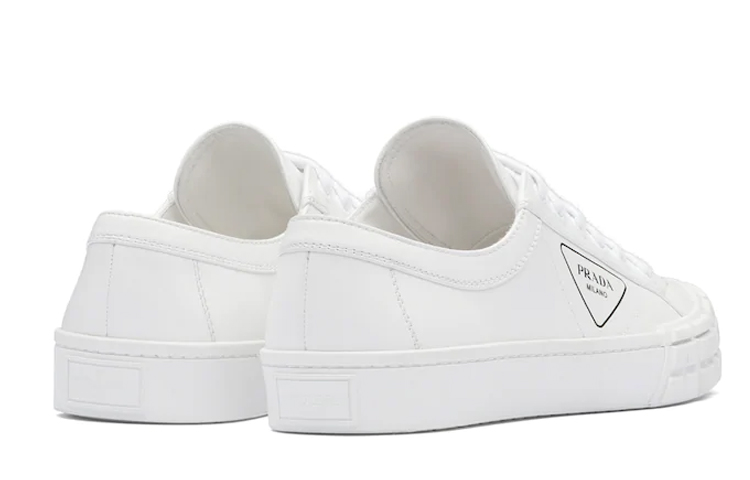 Shop Prada Cassetta Wheel Leren Schoenen Laag ''Wit'' 2EG302-A21-F0009