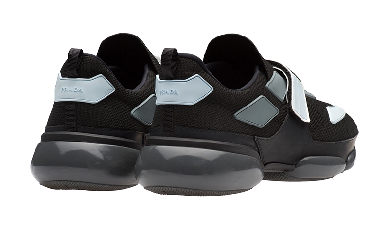 Lookbook 프라다 클라우드버스트 블랙/베이비블루 2OG0641OUF-F0928