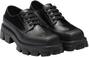 Shop PRADA 普拉達 拉絨皮革德比鞋 黑色
