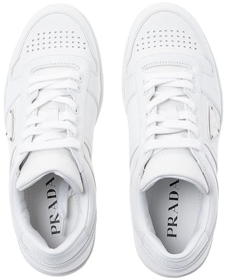 프라다 가죽 패션 스니커즈 '화이트' 2EE364_3LJ6_F0009 Lookbook 프라다 가죽 패션 스니커즈 '화이트' 2EE364_3LJ6_F0009