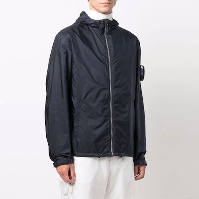 PRADA FW21 Nylon Hooded Jacket with Triangular Logo in Navy Blue. SGB909-S212-1WQ9-F0124 Shop PRADA FW21 Nylon Hooded Jacket with Triangular Logo in Navy Blue. SGB909-S212-1WQ9-F0124