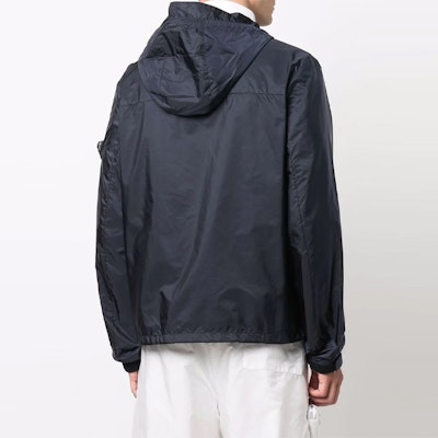 PRADA FW21 Nylon Hooded Jacket with Triangular Logo in Navy Blue. SGB909-S212-1WQ9-F0124 Purchase PRADA FW21 Nylon Hooded Jacket with Triangular Logo in Navy Blue. SGB909-S212-1WQ9-F0124