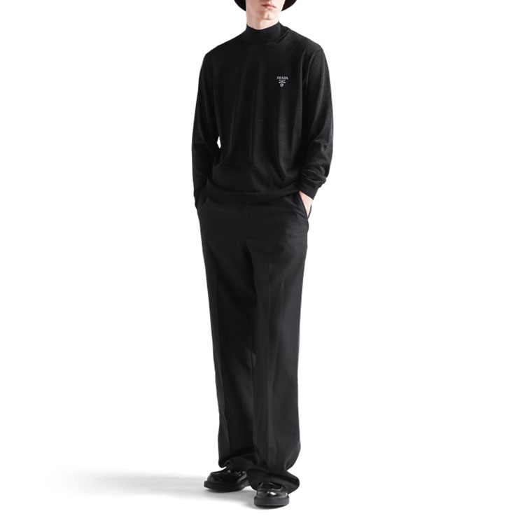 Shop PRADA FW21 黑色絲質高領長袖標誌毛衣. UMR5071Z4Q-F0002