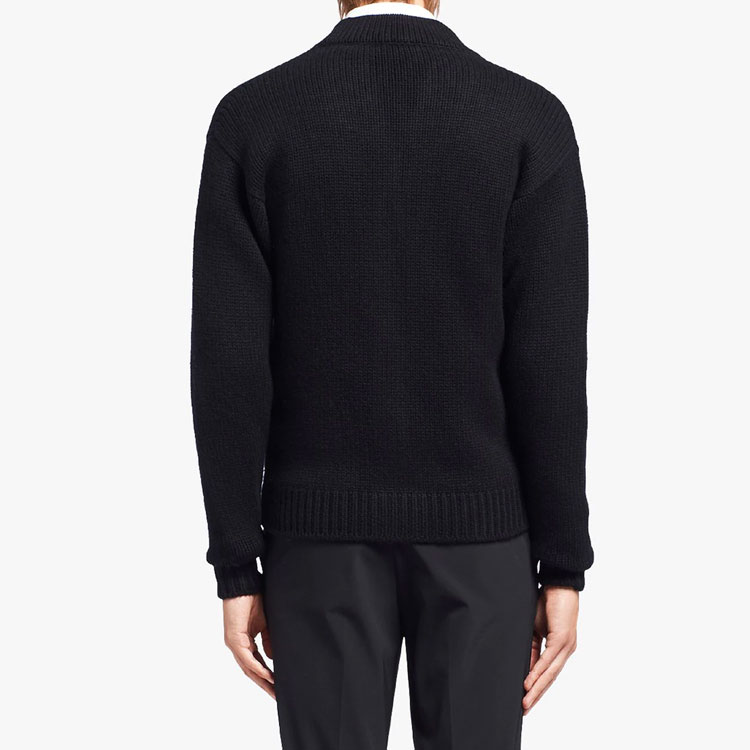 Shop PRADA FW21 ブラック ウール Vネック ロゴ ニット カーディガン セーター UMG053-S211-1KVZ-F0002