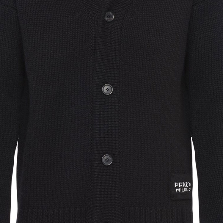 Sizing PRADA FW21 ブラック ウール Vネック ロゴ ニット カーディガン セーター UMG053-S211-1KVZ-F0002