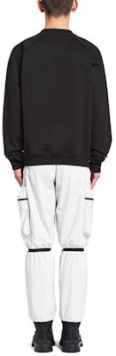 프라다 FW21 로고 프린트 유니섹스 블랙 크루넥 스웨트셔츠. UJL1901YYB-F0806-S-202 Shop 프라다 FW21 로고 프린트 유니섹스 블랙 크루넥 스웨트셔츠. UJL1901YYB-F0806-S-202