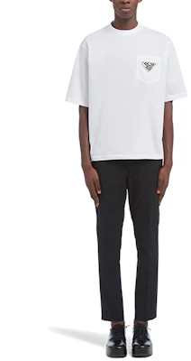 プラダ FW21 トライアングルロゴ コットン クルーネック Tシャツ ホワイト UJN761-1ZLB-F0009-S-212 Lookbook プラダ FW21 トライアングルロゴ コットン クルーネック Tシャツ ホワイト UJN761-1ZLB-F0009-S-212
