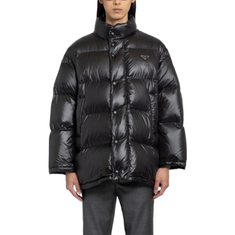 Shop PRADA FW22 黑色立領拉鍊羽絨外套 SGC076-11A9-F0002-S-222