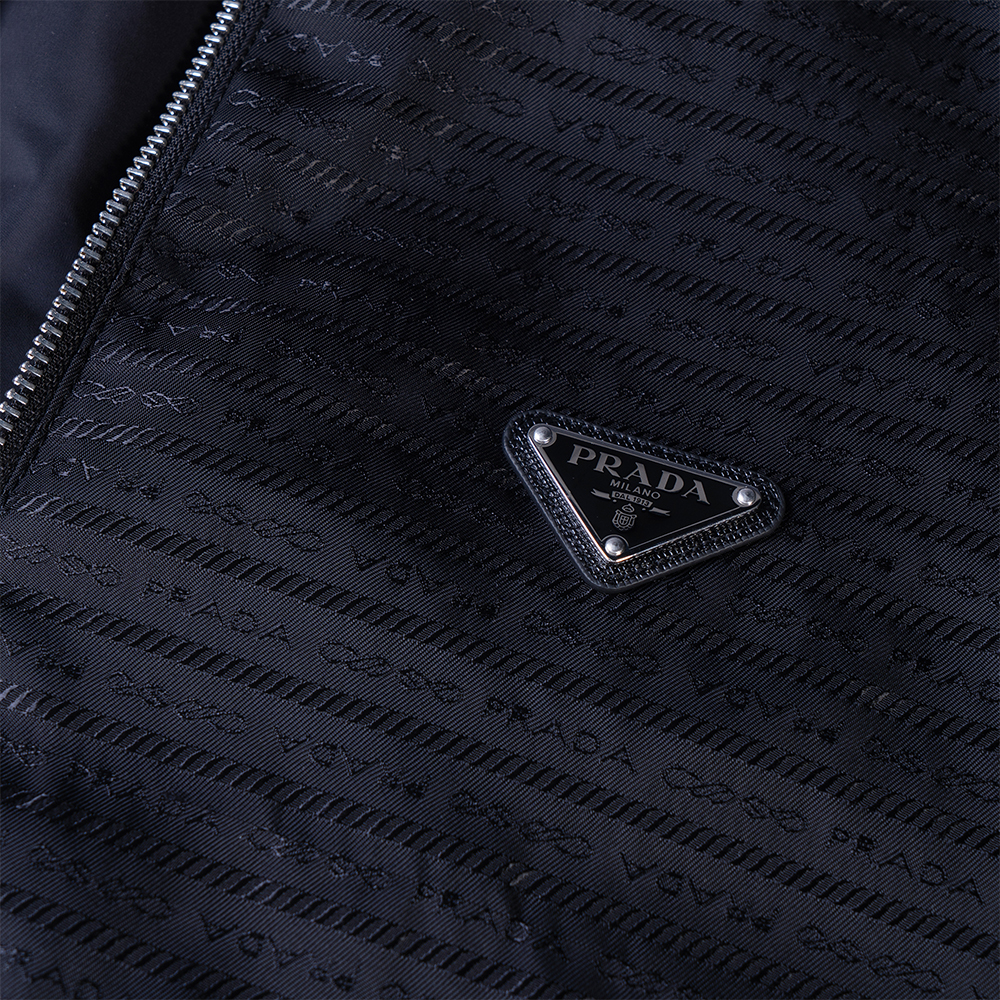 PRADA FW22  Black Full-Zip Hoodie Jacket with Logo. SGC05711FCF-0002 圖 4