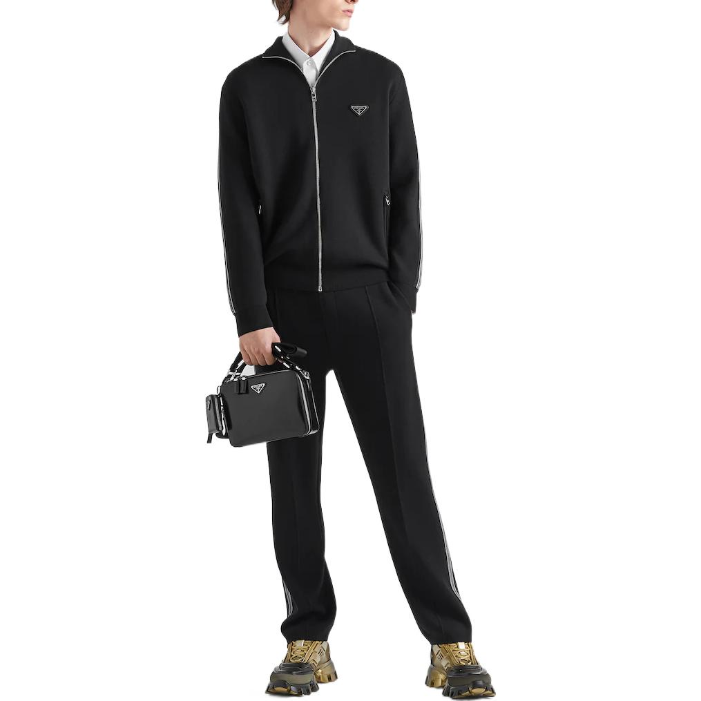 Lookbook PRADA FW22 黑色直筒運動褲對比條紋徽標設計 UMP129-12D9-F0002-S-231