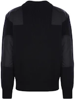 Lookbook PRADA FW22 Sweater Rajutan Wol Hitam dengan Desain Logo Saku. UMB392S22211AP-F0002