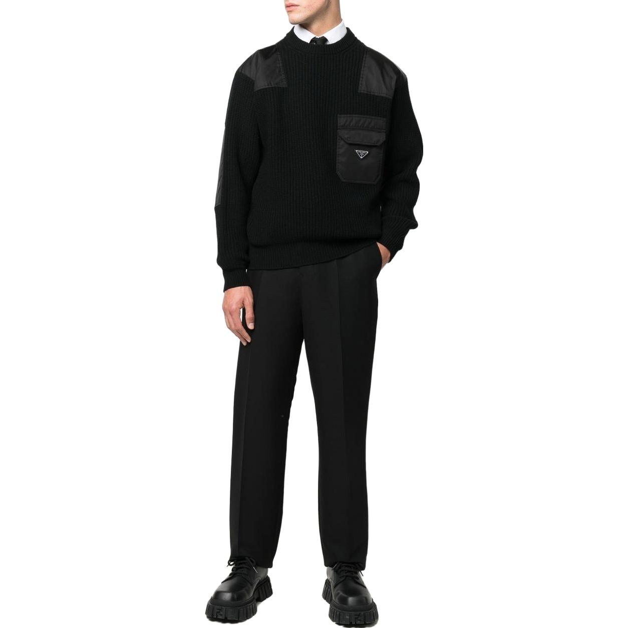 Shop PRADA FW22 Sweater Rajutan Wol Hitam dengan Desain Logo Saku. UMB392S22211AP-F0002