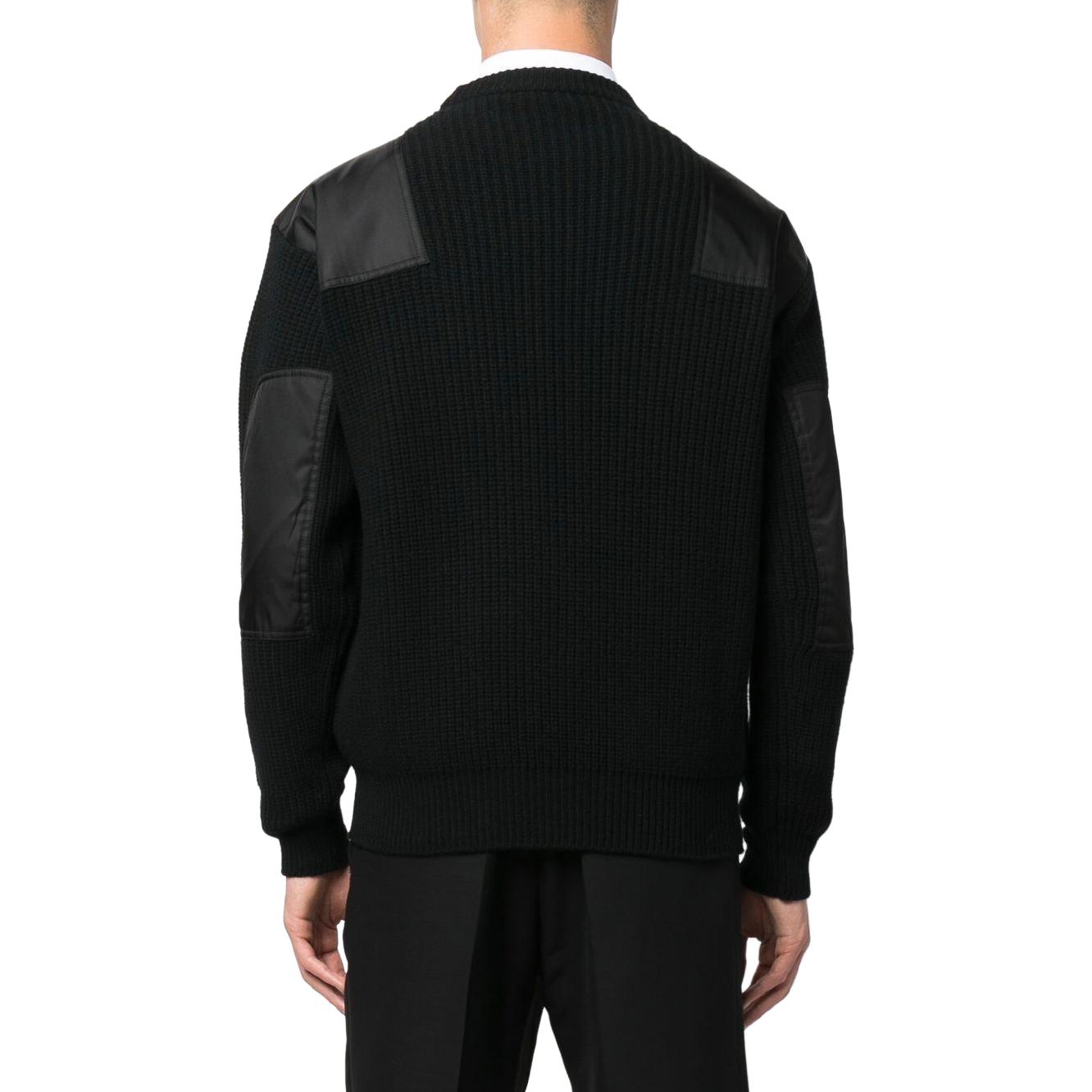 Purchase PRADA FW22 Sweater Rajutan Wol Hitam dengan Desain Logo Saku. UMB392S22211AP-F0002