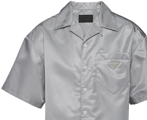 프라다 FW22 그레이 선블록 셔츠 가슴 포켓 로고. SC513-1WQ8-F0K44-S-202 Purchase 프라다 FW22 그레이 선블록 셔츠 가슴 포켓 로고. SC513-1WQ8-F0K44-S-202