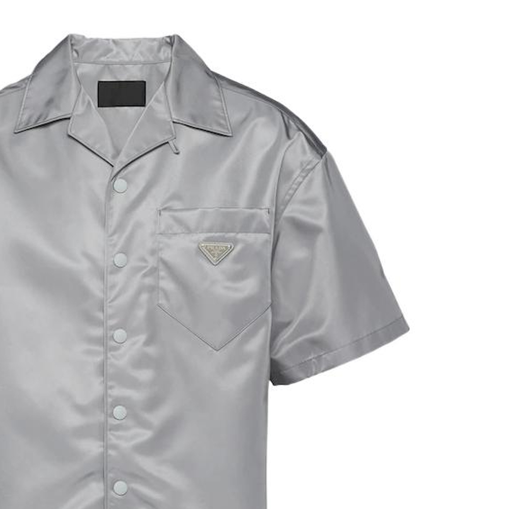 Sizing 프라다 FW22 그레이 선블록 셔츠 가슴 포켓 로고. SC513-1WQ8-F0K44-S-202