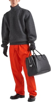 普拉达 FW22 橙色宽松弹性腰休闲裤 SPH231-1WQ8-F0049-S-222 Lookbook 普拉达 FW22 橙色宽松弹性腰休闲裤 SPH231-1WQ8-F0049-S-222