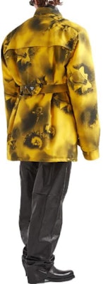 プラダ FW22 イエローパターンベルト付きロングコート. SGC091-11P1-F0010-S-222 Shop プラダ FW22 イエローパターンベルト付きロングコート. SGC091-11P1-F0010-S-222