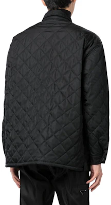 Prada FW22 黑色菱格Logo貼布襯衫外套 男款 SC616M-1WQ8-F0002-S-222 Shop Prada FW22 黑色菱格Logo貼布襯衫外套 男款 SC616M-1WQ8-F0002-S-222